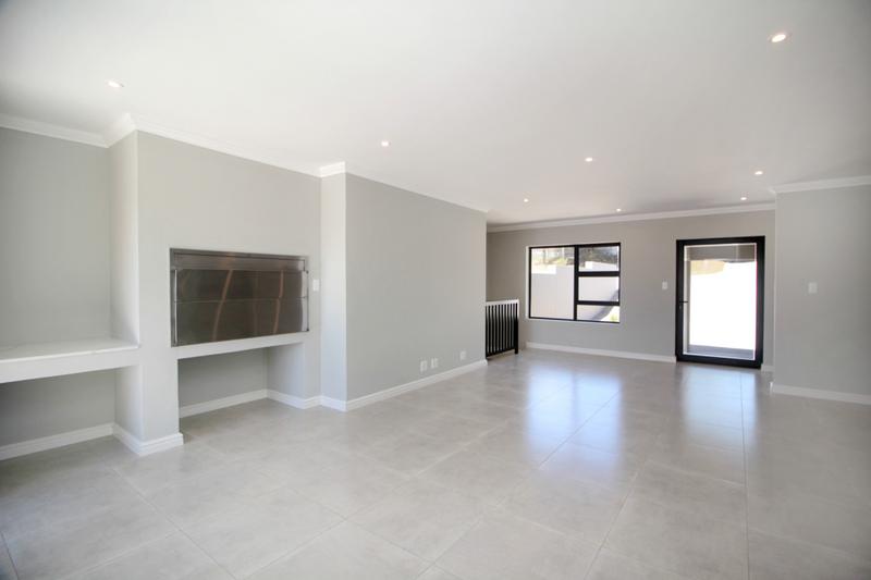 3 Bedroom Property for Sale in Fraaiuitsig Western Cape